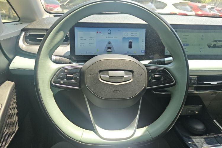 Used Geometry E Firefly 2024 401 km Fluorescent Steering Wheel