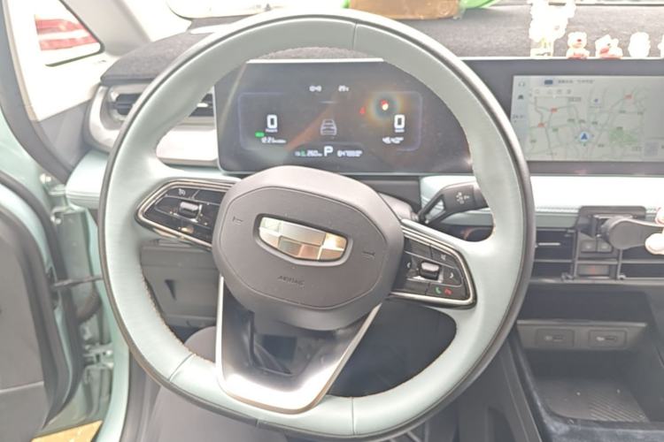 Used Geometry E Firefly 2024 401 km Fluorescent Steering Wheel