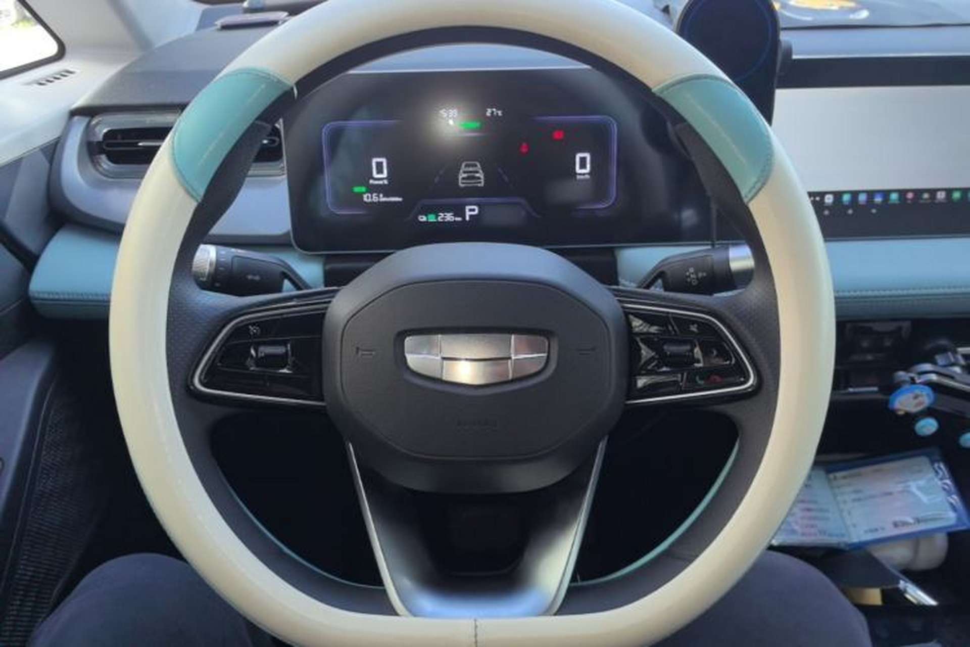 Used Geometry E Firefly 2024 301km Starlight Steering Wheel