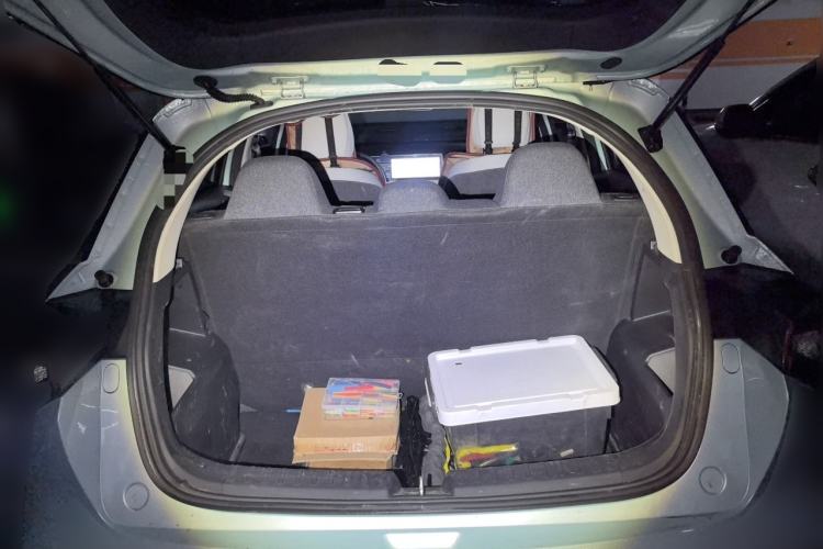 Used Geometry E Firefly 2024 301km Flowing Light Trunk