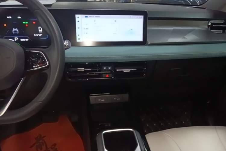 Used Geometry E Firefly 2024 401km Starlight Audio And AC Panel