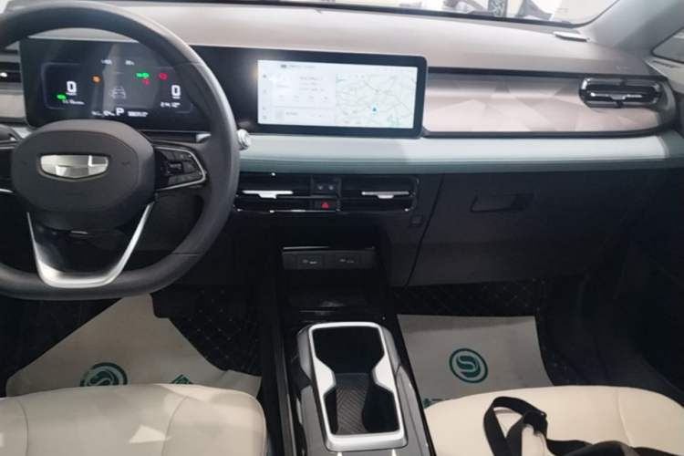 Used Geometry E Firefly 2024 301km Starlight Audio And AC Panel