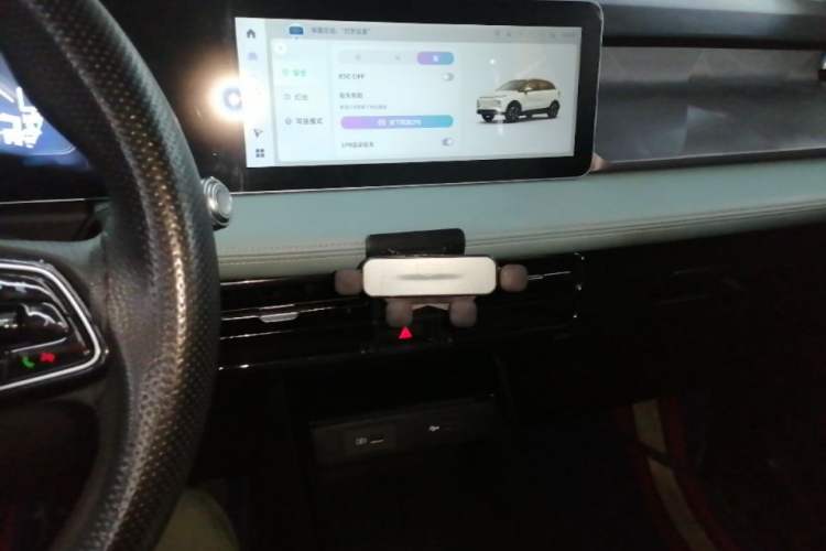 Used Geometry E Firefly 2024 301km Starlight Audio And AC Panel