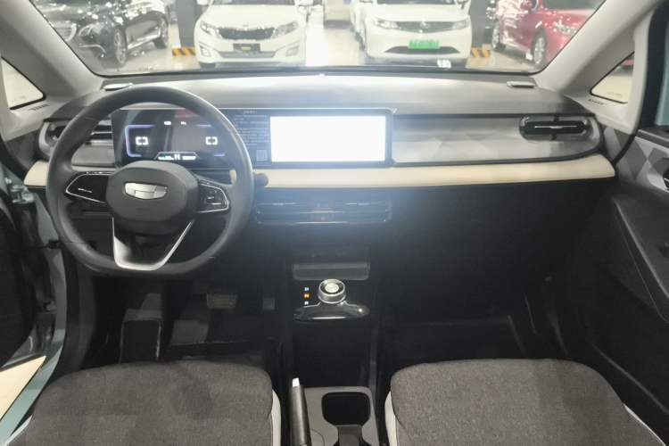 Used Geometry E Firefly 2024 301km Flowing Light Center Console