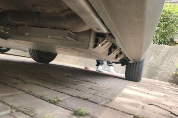 Used Geometry E Firefly 2024 301km Starlight Chassis Front Left