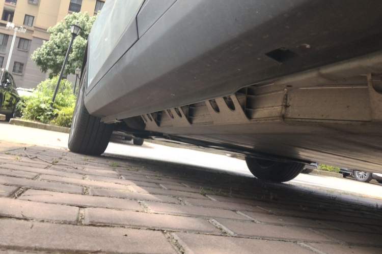 Used Geometry E Firefly 2024 301km Starlight Chassis Rear Left