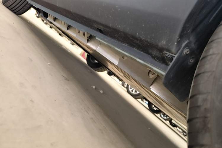 Used Geometry E Firefly 2024 401km Starlight Chassis Rear Left