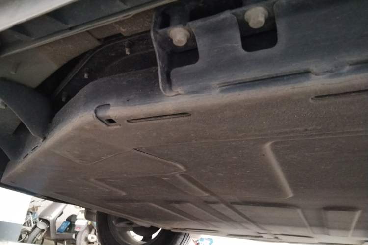 Used Geometry E Firefly 2024 401 km Fluorescent Chassis Rear Right
