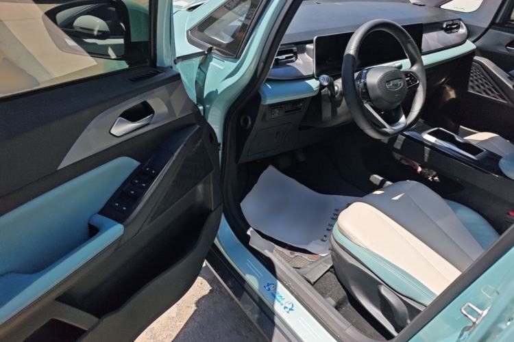 Used Geometry E Firefly 2024 301km Starlight Driver Seat