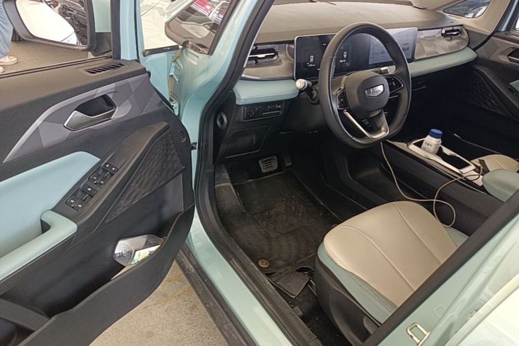 Used Geometry E Firefly 2024 301km Starlight Driver Seat