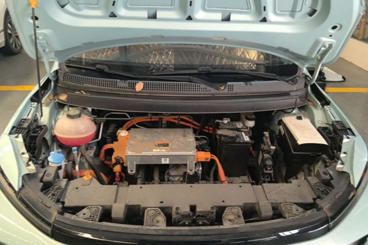 Used Geometry E Firefly 2024 301km Flowing Light Engine Bay