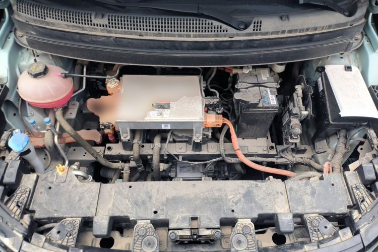 Used Geometry E Firefly 2024 401km Starlight Engine Bay