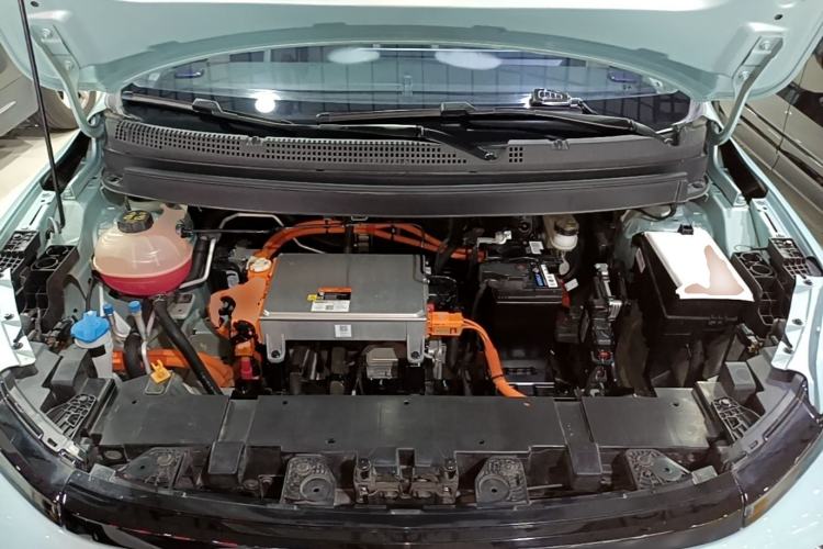 Used Geometry E Firefly 2024 301km Flowing Light Engine Bay