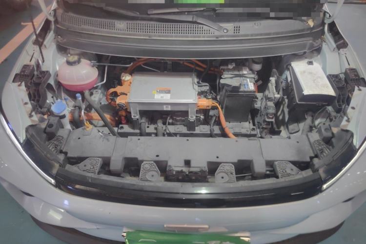 Used Geometry E Firefly 2024 301km Starlight Engine Bay