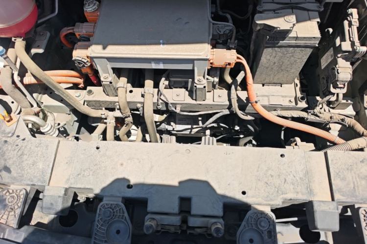 Used Geometry E Firefly 2024 301km Starlight Engine Bay