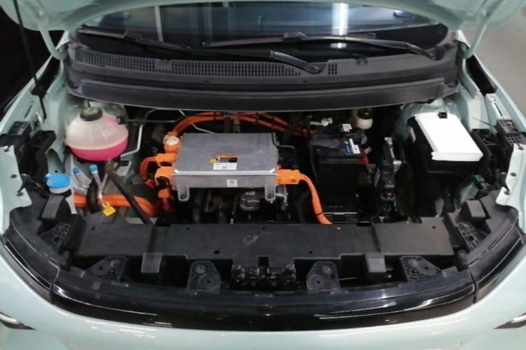 Used Geometry E Firefly 2024 301km Starlight Engine Bay