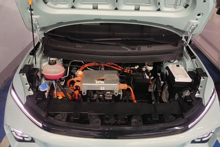 Used Geometry E Firefly 2024 301km Starlight Engine Bay