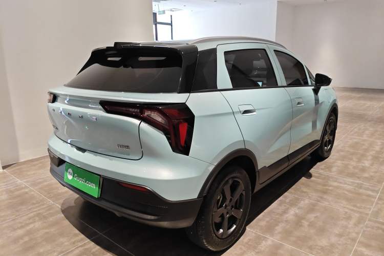 Used Geometry E Firefly 2024 401 km Fluorescent Exterior 5