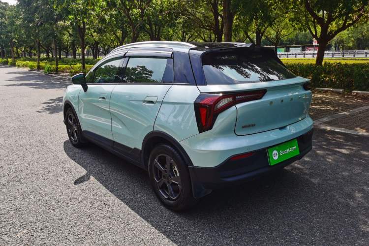 Used Geometry E Firefly 2024 301km Starlight Exterior 6