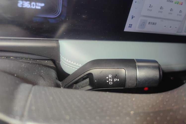 Used Geometry E Firefly 2024 301km Starlight Gear Lever