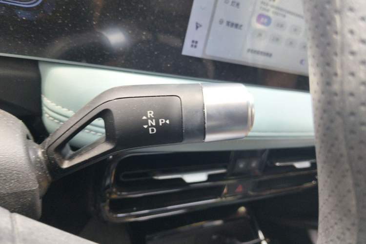 Used Geometry E Firefly 2024 301km Starlight Gear Lever