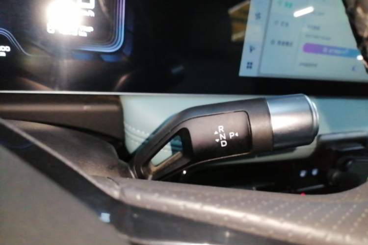 Used Geometry E Firefly 2024 301km Starlight Gear Lever