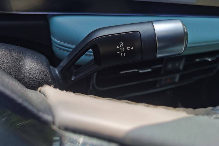 Used Geometry E Firefly 2024 301km Starlight Gear Lever