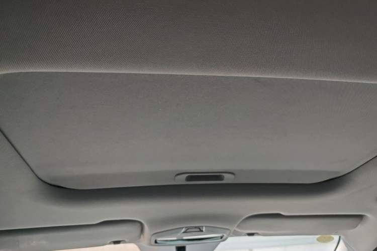 Used Geometry E Firefly 2024 301km Starlight Headliner