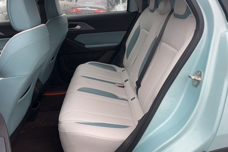 Used Geometry E Firefly 2024 401 km Fluorescent Interior 1