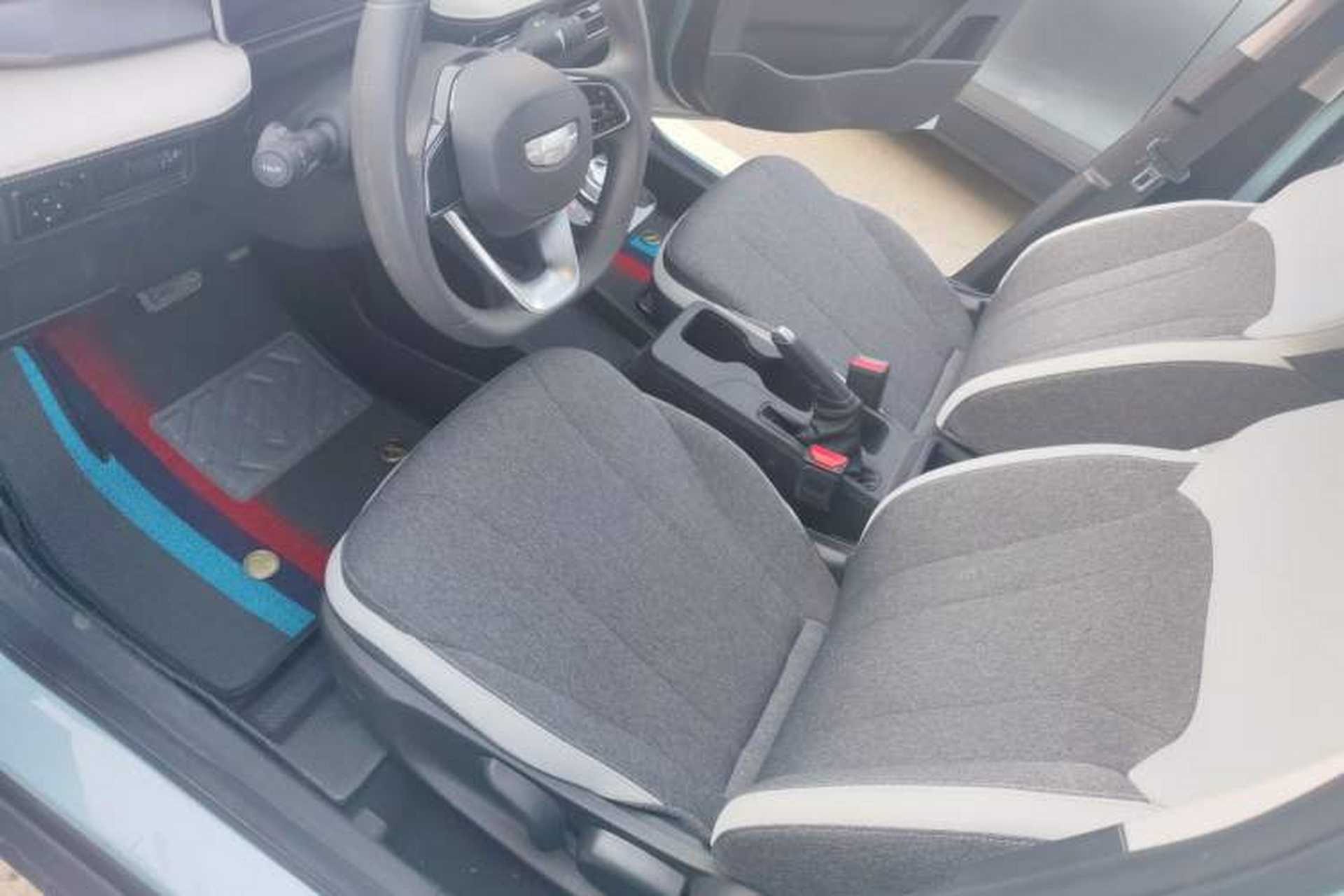 Used Geometry E Firefly 2024 301km Flowing Light Interior 2