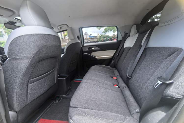 Used Geometry E Firefly 2024 301km Flowing Light Interior 2
