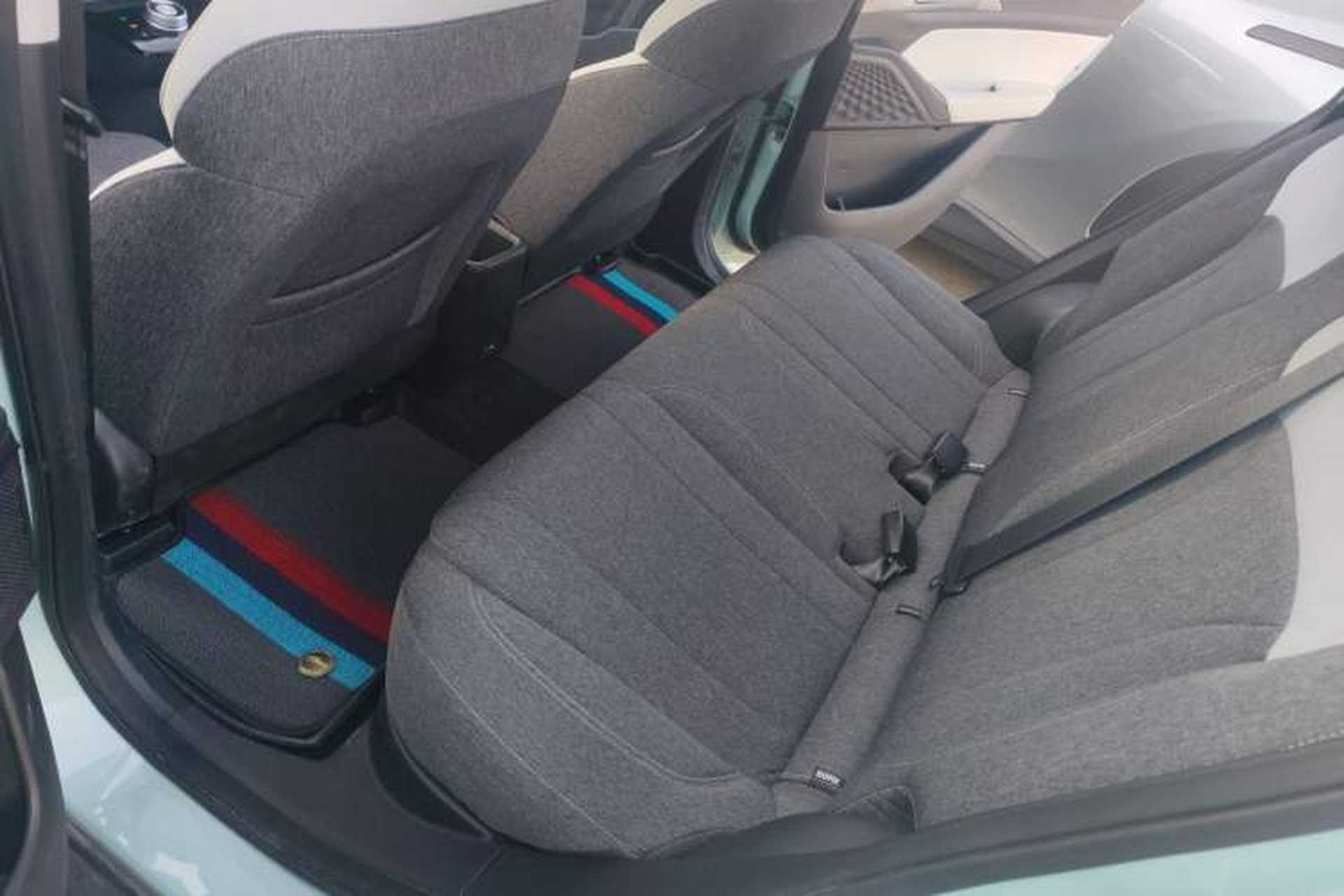 Used Geometry E Firefly 2024 301km Flowing Light Interior 3