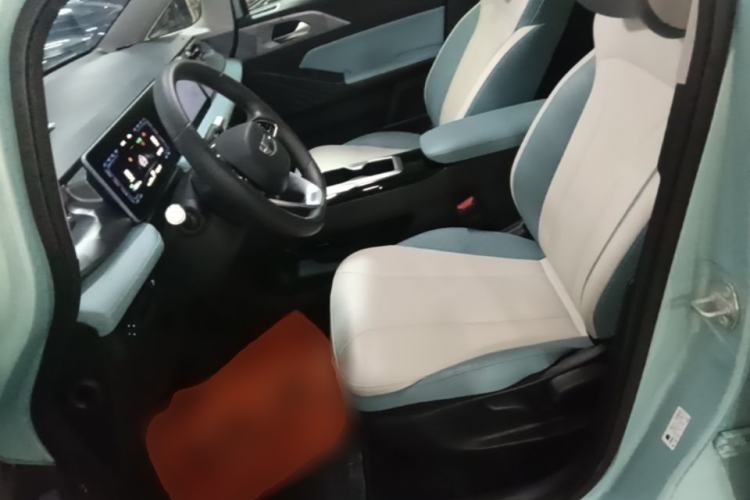 Used Geometry E Firefly 2024 401km Starlight Left Front Seat