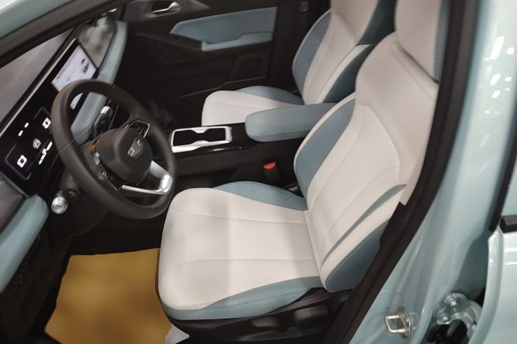 Used Geometry E Firefly 2024 401km Starlight Left Front Seat