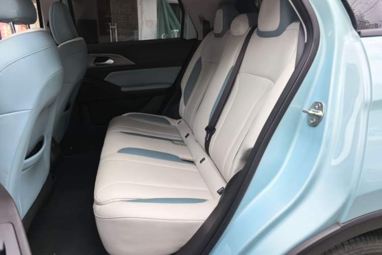 Used Geometry E Firefly 2024 301km Starlight Left Rear Seat