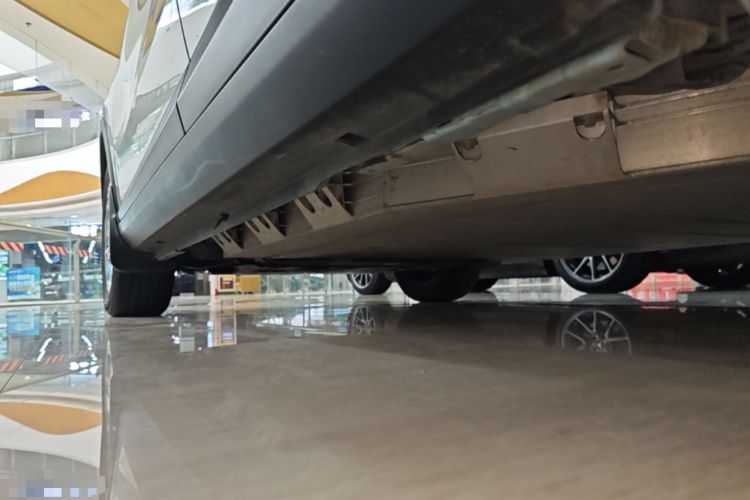 Used Geometry E Firefly 2024 301km Starlight Left Side Sill