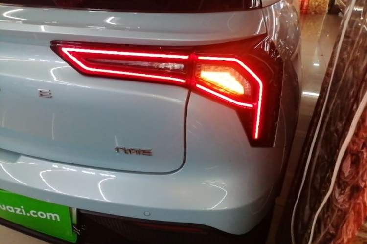 Used Geometry E Firefly 2024 301km Starlight Right Rear Taillight