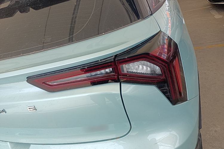Used Geometry E Firefly 2024 301km Starlight Right Rear Taillight