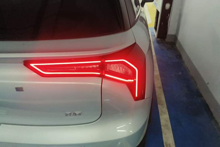 Used Geometry E Firefly 2024 301km Starlight Right Rear Taillight