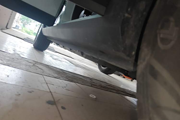 Used Geometry E Firefly 2024 301km Longteng Edition Right Side Sill