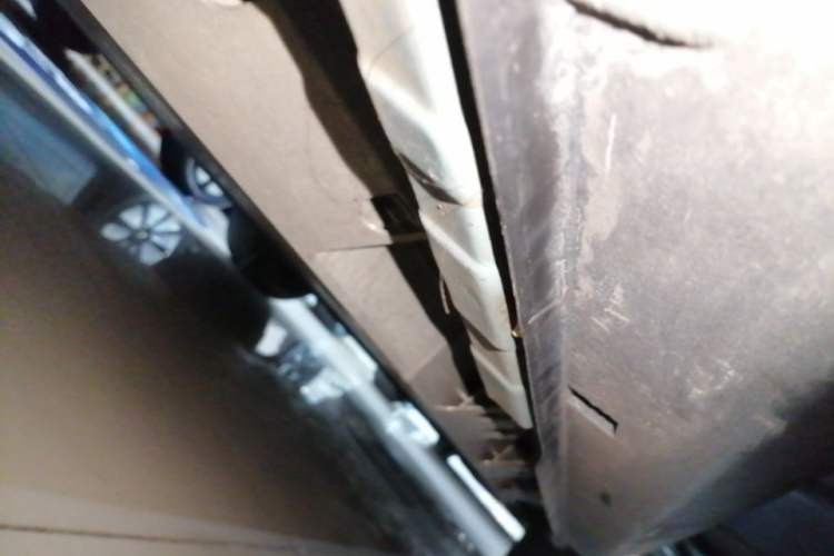 Used Geometry E Firefly 2024 301km Starlight Right Side Sill