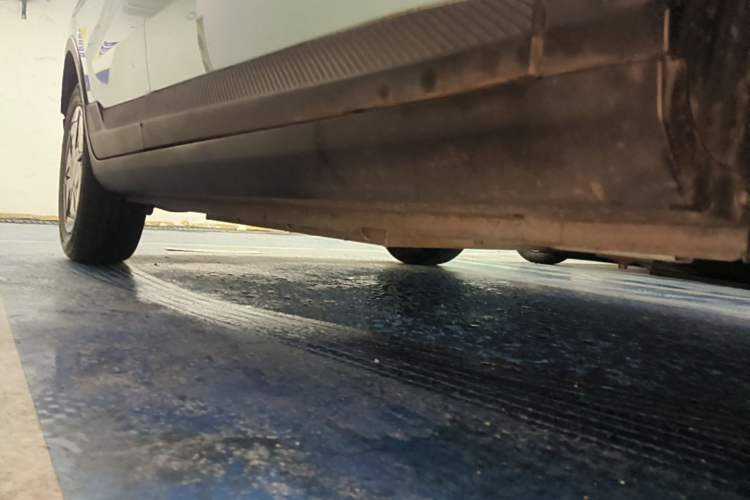 Used Geometry E Firefly 2024 301km Starlight Right Side Sill