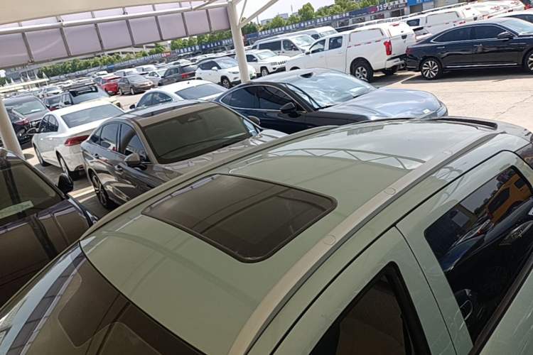 Used Geometry E Firefly 2024 301km Starlight Roof