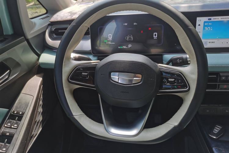 Used Geometry E Firefly 2024 301km Starlight Steering Wheel