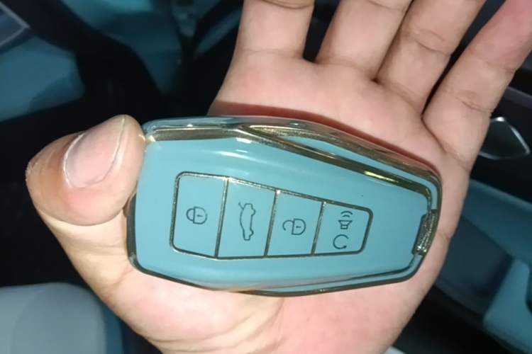Used Geometry E Firefly 2024 401km Starlight Vehicle Key