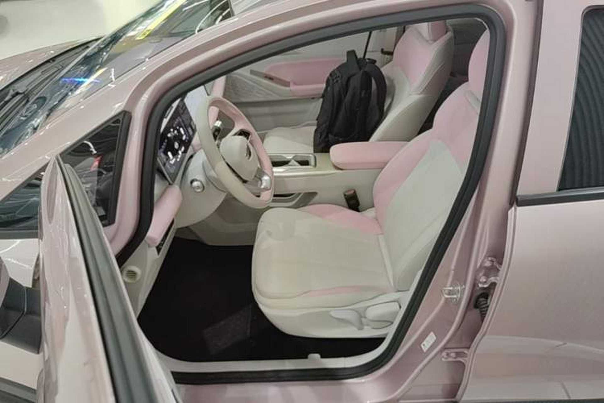 Used Geometry E Firefly 2024 401 km Fluorescent Left Front Seat
