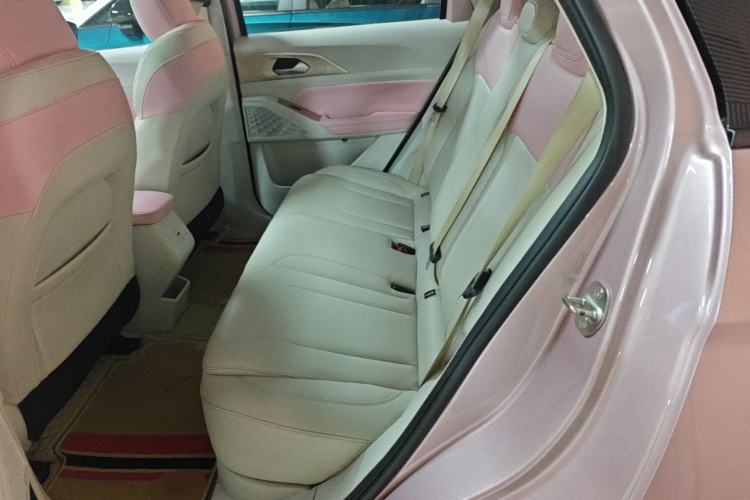 Used Geometry E Firefly 2024 401 km Fluorescent Left Rear Seat