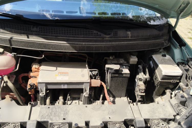 Used Geometry E Firefly 2024 401km Starlight Engine Bay