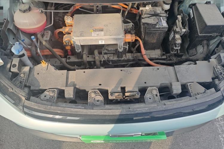 Used Geometry E Firefly 2024 301km Flowing Light Engine Bay
