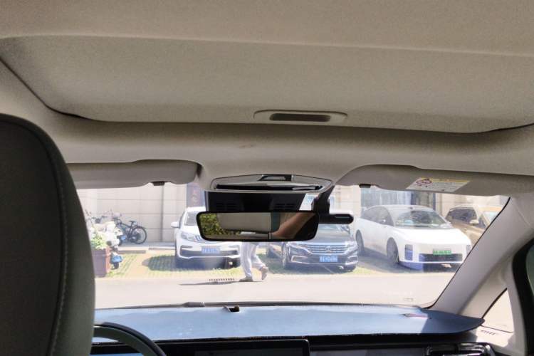 Used Geometry E Firefly 2024 401km Starlight Headliner